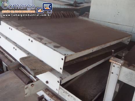 Conjunto de esteiras transportadora para forno de biscoitos com mesa direcional Conjunto de esteiras transportadora para forno de biscoitos com mesa direcional