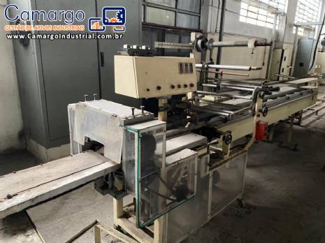 Embaladora flow pack com esteira Maqplus Embaladora flow pack com esteira Maqplus