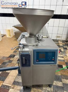 Embutideira contínua com torcedor de embutidos linguiças salames mortadela Risco RS 110 Embutideira contínua com torcedor de embutidos linguiças salames mortadela Risco RS 110