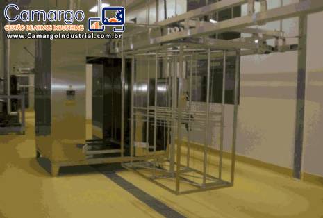 Linha para processos de preparo de carnes e vegetais Linha para processos de preparo de carnes e vegetais