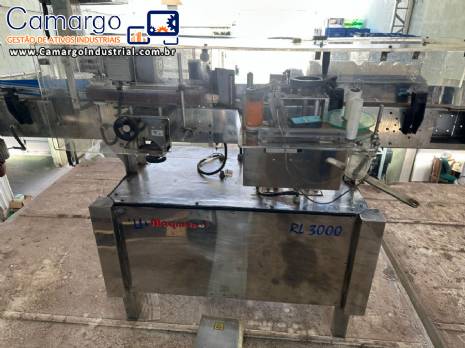 Rotuladora automática em inox para frascos potes cilíndricos planos Maqmundi Rotuladora automática em inox para frascos potes cilíndricos planos Maqmundi